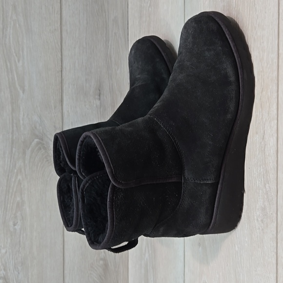Ugg Australia Women's Black Suede Insulated Ankle Boots Wedge Shoes 10 - Picture 2 of 12